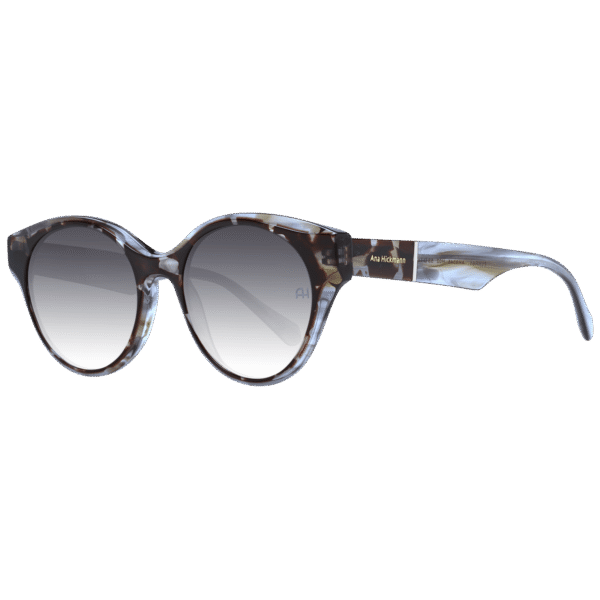 Ana Hickmann Sonnenbrille AH9345 51H02 – 45° Seitenansicht Ana Hickmann Rund Sonnenbrille AH9345 51H02 in Braun – 45° Seitenansicht
