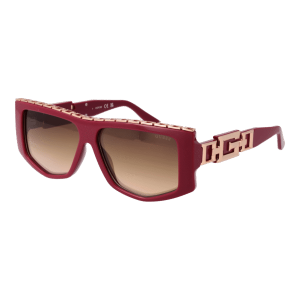 Guess Sonnenbrille GU7914 5869G – 45° Seitenansicht Guess Rechteck Sonnenbrille GU7914 5869G in Rot – 45° Seitenansicht