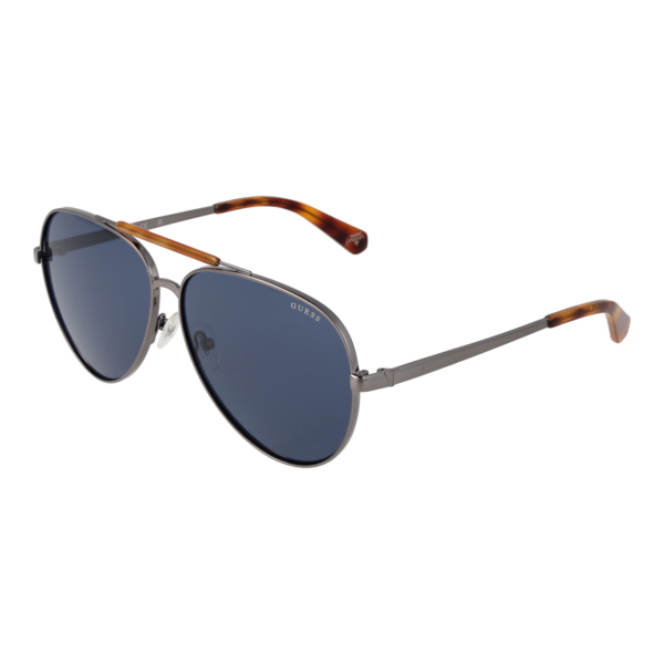 Guess Sonnenbrille GU5209 6108V – 45° Seitenansicht Guess Pilotenbrille Sonnenbrille GU5209 6108V in Gunmetal – 45° Seitenansicht