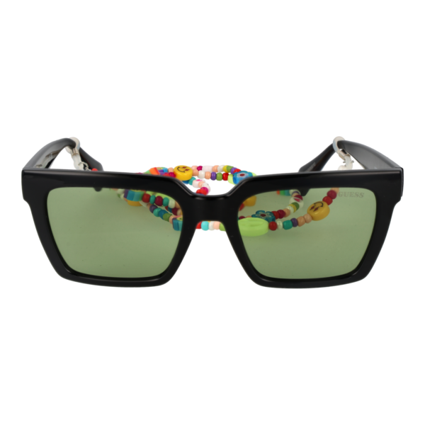 Guess Sonnenbrille GU8261 5501N – Frontansicht mit Edelstahl Rahmen und Grün Gläsern