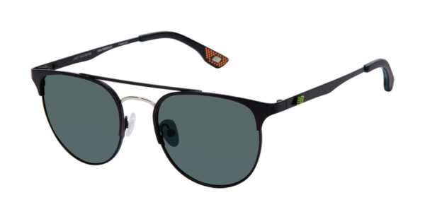 New Balance  Sonnenbrille NB6048 50C03 in Grün – 45° Seitenansicht