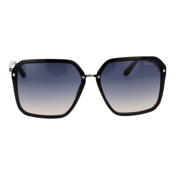 Guess Sonnenbrille GU7888 5701B – Frontansicht mit Kunststoff Rahmen und Grau Gläsern
