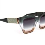 Ana Hickmann  Sonnenbrille AH9401 53C02 in Grün – 45° Seitenansicht