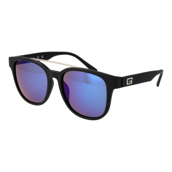 Guess Quadrat Sonnenbrille GF5075 5602X in Schwarz – 45° Seitenansicht