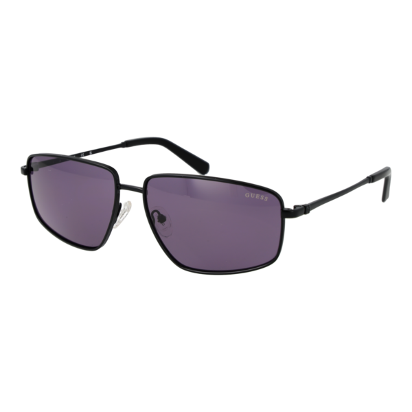 Guess Rechteck Sonnenbrille GU00088 6201Y in Schwarz – 45° Seitenansicht