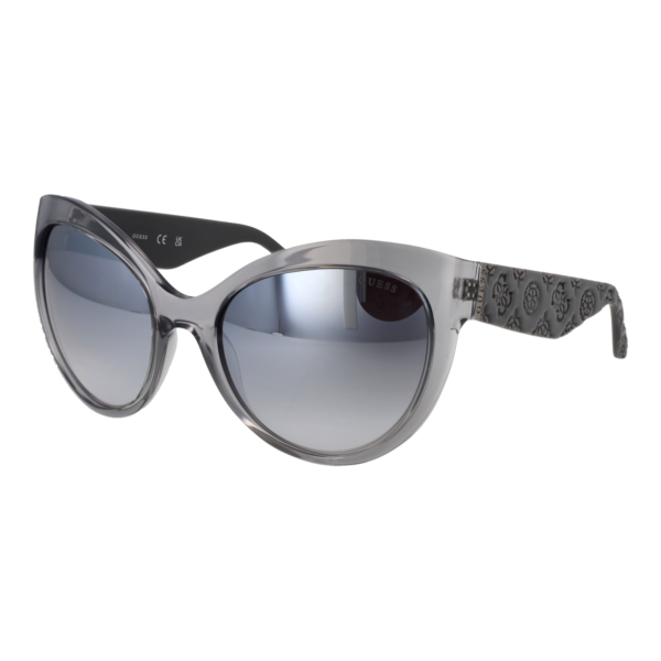 Guess Schmetterling Sonnenbrille GU00130 6120C in Grau – 45° Seitenansicht