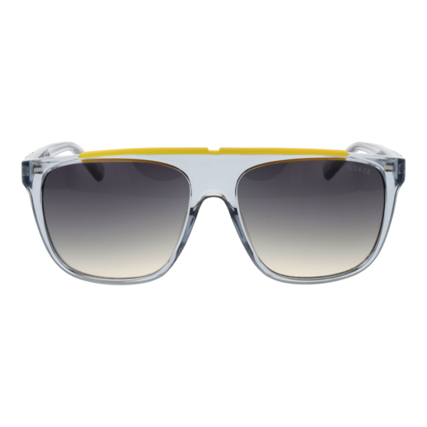 Guess Sonnenbrille GU00123 5820B – Frontansicht mit Kunststoff Rahmen und Grau Gläsern