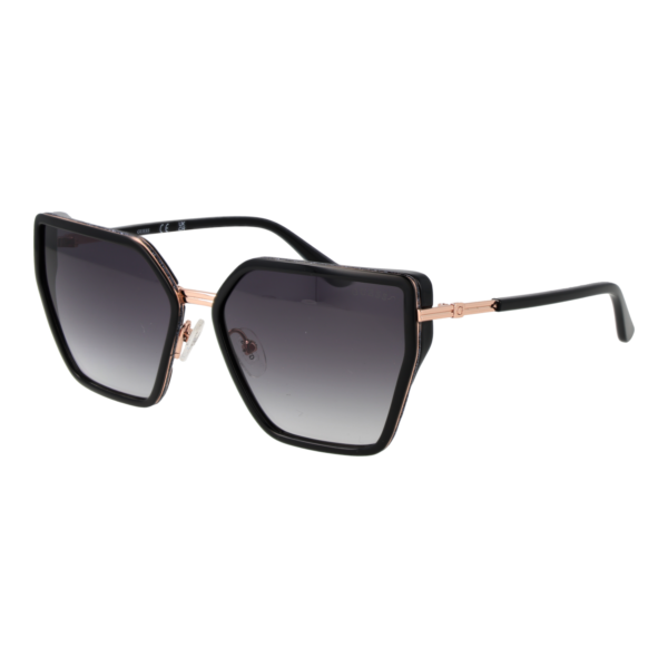 Guess Katzenaugen Sonnenbrille GU00146 5901B in Schwarz – 45° Seitenansicht