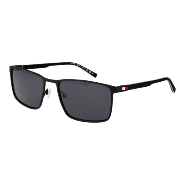 Tommy Hilfiger Rechteck Sonnenbrille TH 2319/S 59807IR in Schwarz – 45° Seitenansicht