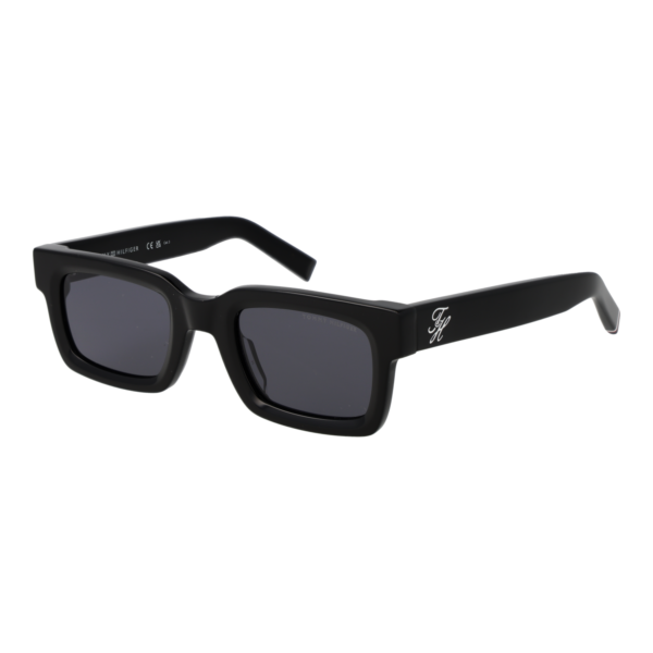 Tommy Hilfiger Rechteck Sonnenbrille TH 2368/S 49807IR in Schwarz – 45° Seitenansicht
