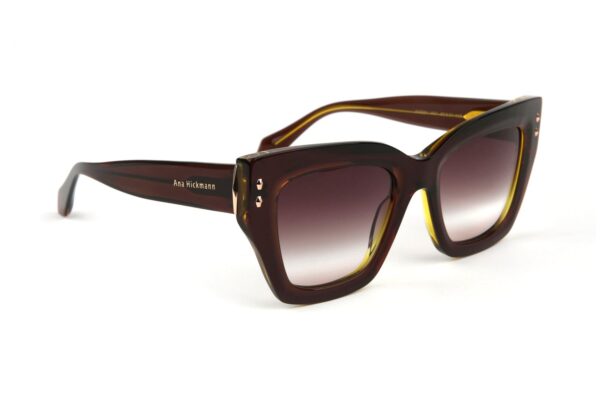 Ana Hickmann Sonnenbrille AH9361 52H01 – 45° Seitenansicht Ana Hickmann Sonnenbrille AH9361 52H01 in Gelb – 45° Seitenansicht