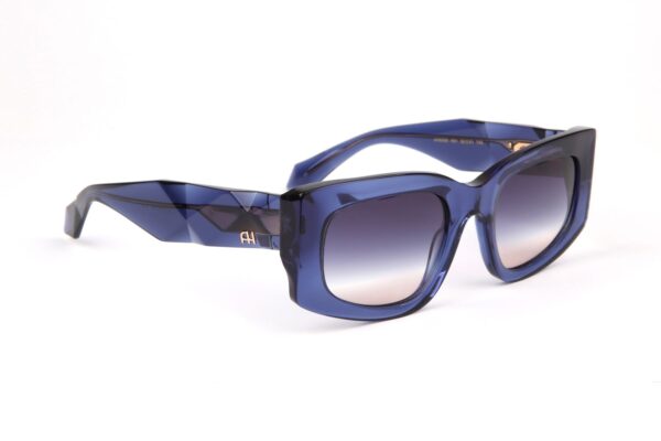 Ana Hickmann Sonnenbrille AH9393 52H01 in Blau – 45° Seitenansicht