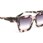 Ana Hickmann Sonnenbrille HI9213 51G21 in Pink – 45° Seitenansicht