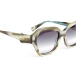 Ana Hickmann Quadrat Sonnenbrille HI9214 54E01 in Braun – 45° Seitenansicht