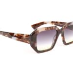 Ana Hickmann Sonnenbrille HI9230 52G22 in Braun – 45° Seitenansicht