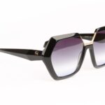 Ana Hickmann Sonnenbrille AH9426 60A01 in Schwarz – 45° Seitenansicht
