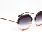 Ana Hickmann Rechteck Sonnenbrille AH3292 53C01 in Grau – 45° Seitenansicht