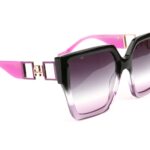 Ana Hickmann Quadrat Sonnenbrille AH9450 56C01 in Grau – 45° Seitenansicht