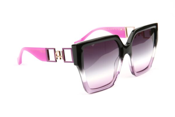 Ana Hickmann Quadrat Sonnenbrille AH9450 56C01 in Grau – 45° Seitenansicht
