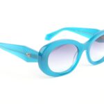 Ana Hickmann Rund Sonnenbrille AH9483 52T01 in Blau – 45° Seitenansicht