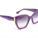 Ana Hickmann Sonnenbrille AH9464 53D01 in Lila – 45° Seitenansicht