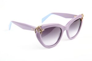 Ana Hickmann Schmetterling Sonnenbrille AH9469 54D01 in Lila – 45° Seitenansicht