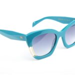 Ana Hickmann Sonnenbrille AH9480 54D02 in Blau – 45° Seitenansicht
