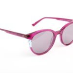 Ana Hickmann Sonnenbrille HI9269 50P03 in Rot – 45° Seitenansicht