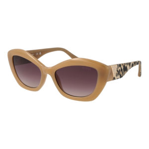 Guess Katzenaugen Sonnenbrille GU7868 5457F in Braun – 45° Seitenansicht