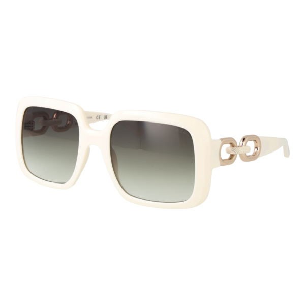 Guess Sonnenbrille GU00161 5621P – 45° Seitenansicht Guess Quadrat Sonnenbrille GU00161 5621P in Weiß – 45° Seitenansicht